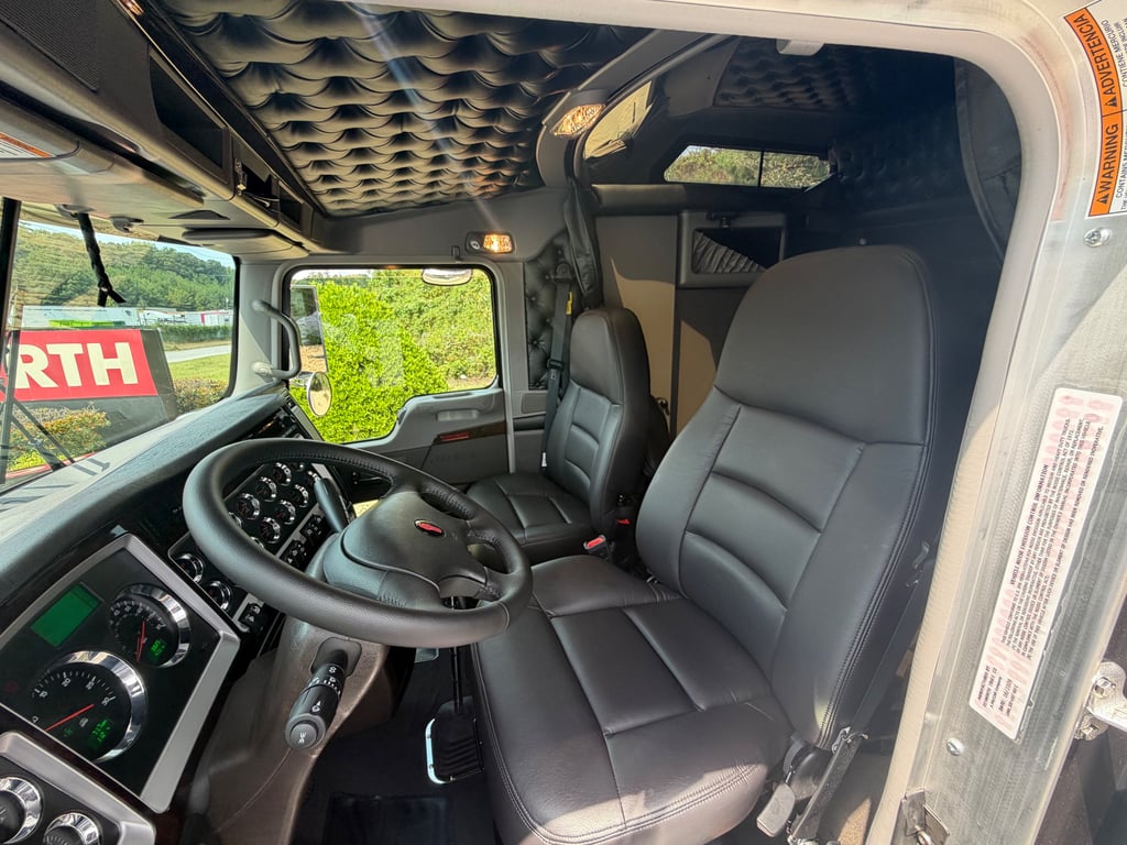 2027 Kenworth W900 in Mableton, GA — photo 3