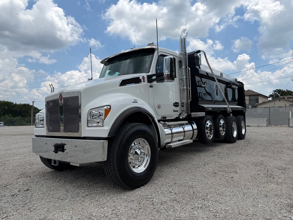2027 Kenworth T880 in Tulsa, OK — photo 2