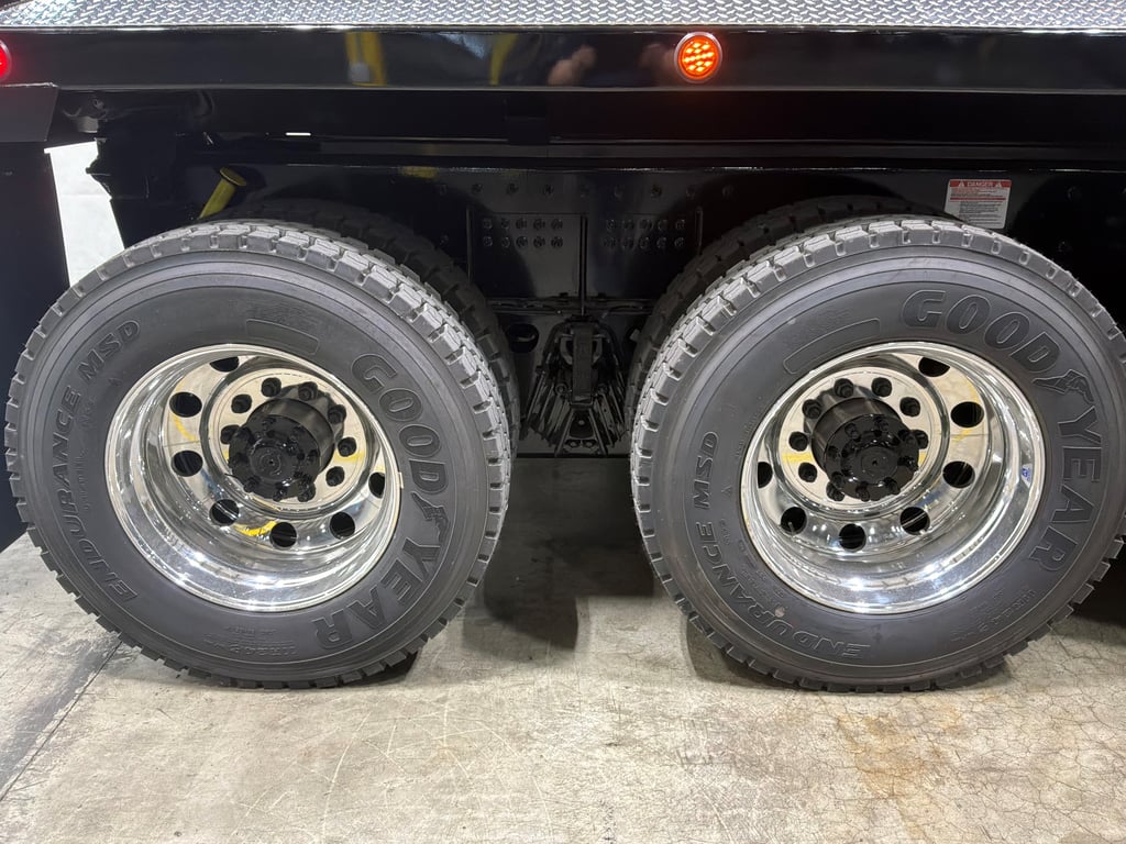 2027 Kenworth T880 in Tulsa, OK — photo 4