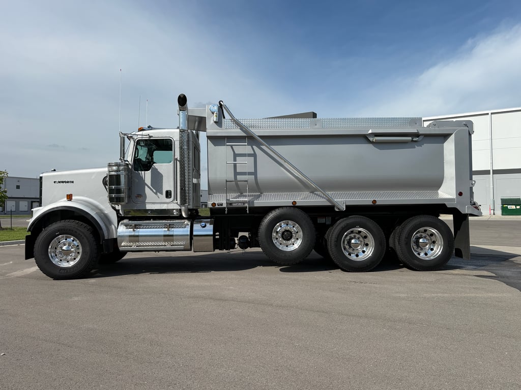 2027 Kenworth W900 in Kansas City, MO — photo 8
