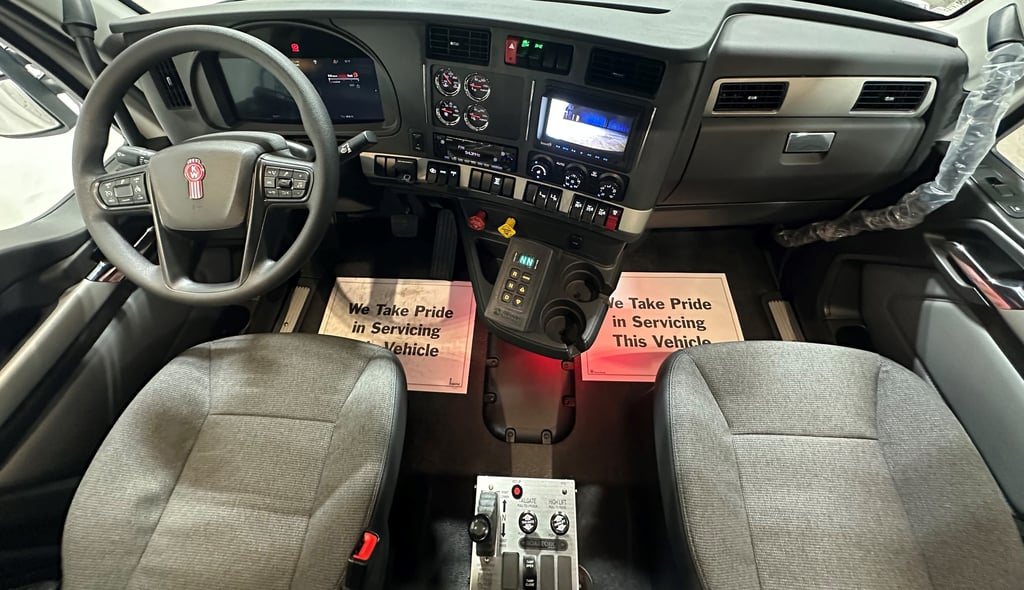 2027 Kenworth T880 in Ardmore, OK — photo 3