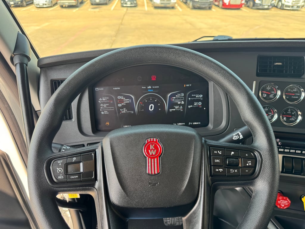 2027 Kenworth T880 in Dallas, TX — photo 8