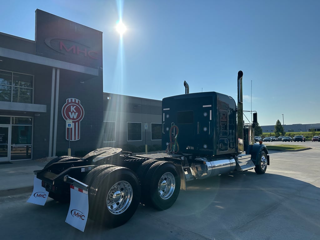 2027 Kenworth W900 in McDonough, GA — photo 8