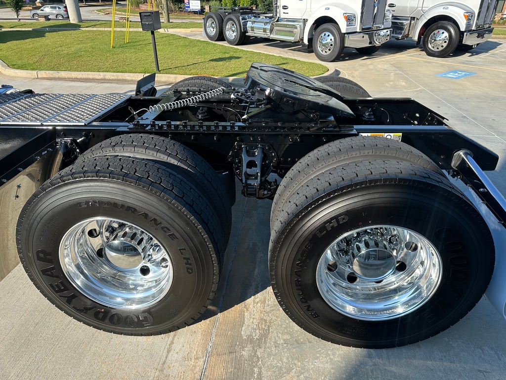 2027 Kenworth W900 in McDonough, GA — photo 4
