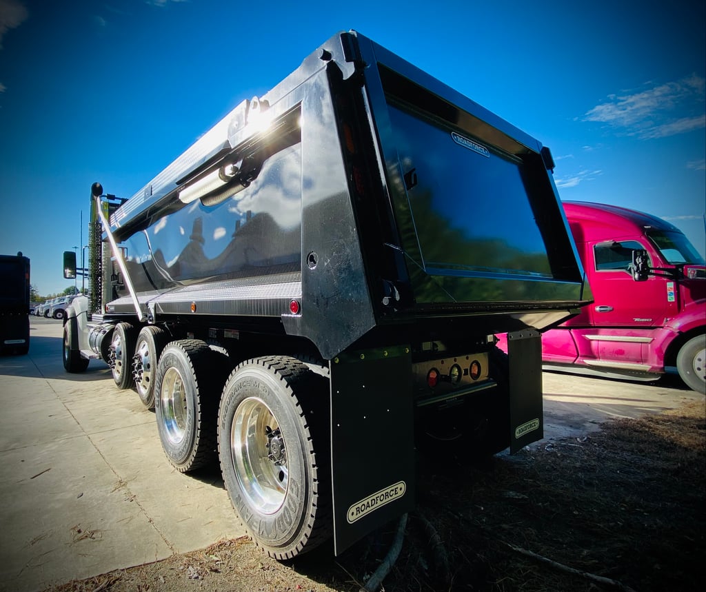2027 Kenworth T880 in Concord, NC — photo 5