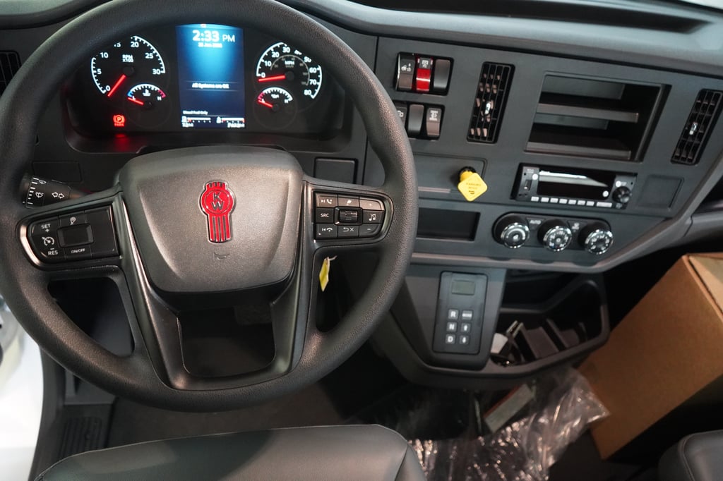 2027 Kenworth T280 in Robinson, TX — photo 2