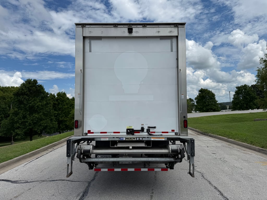 2023 Kenworth T380 in Springfield, MO — photo 5