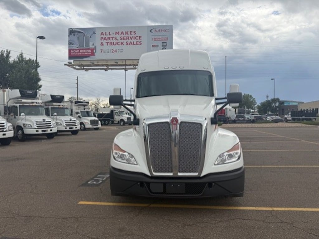 2023 Kenworth T680 in Denver, CO — photo 7