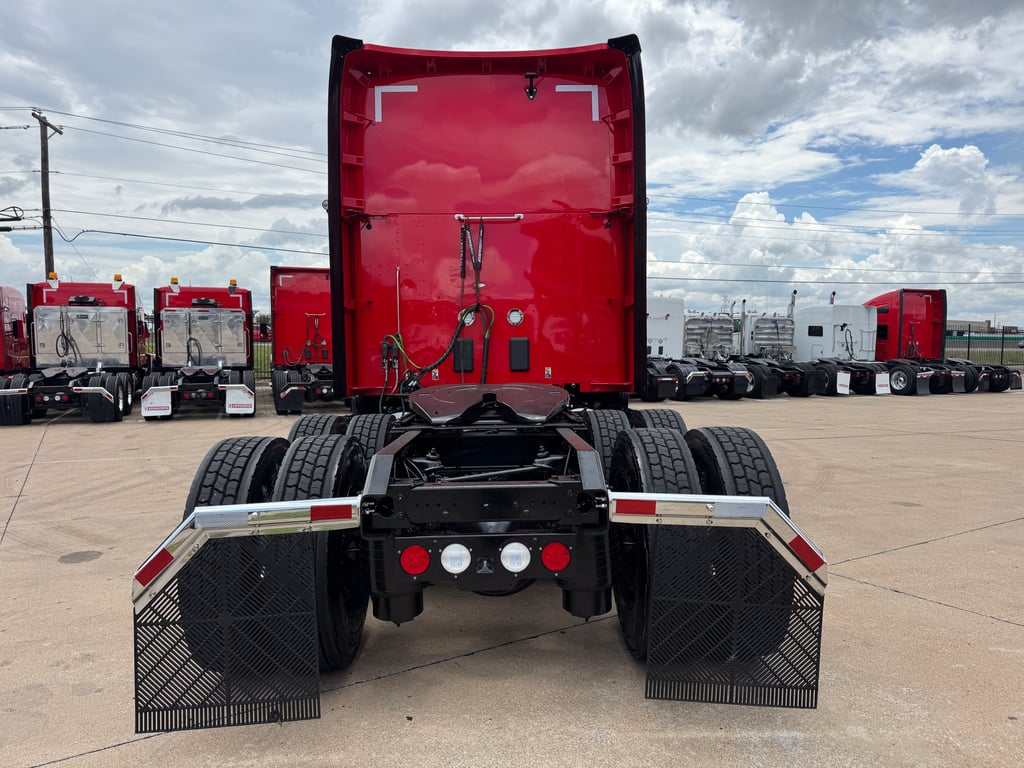 2023 Kenworth T680 in Dallas, TX — photo 5