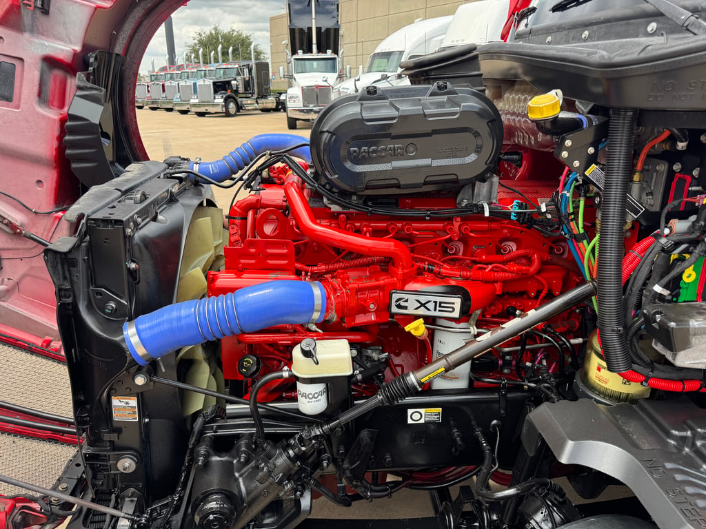 2023 Kenworth T680 in Dallas, TX — photo 6