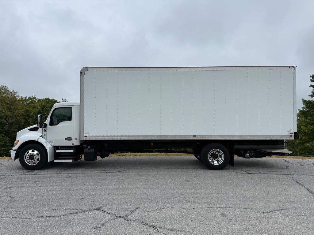 2024 Kenworth T380 in Springfield, MO — photo 8