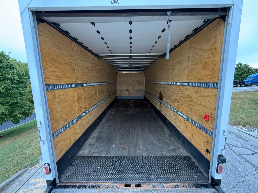 2024 Kenworth T380 in Springfield, MO — photo 5