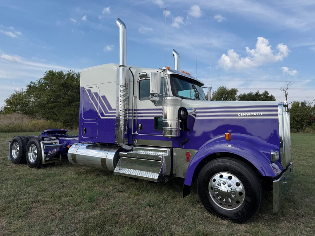 2027 Kenworth W900 in Joplin, MO
