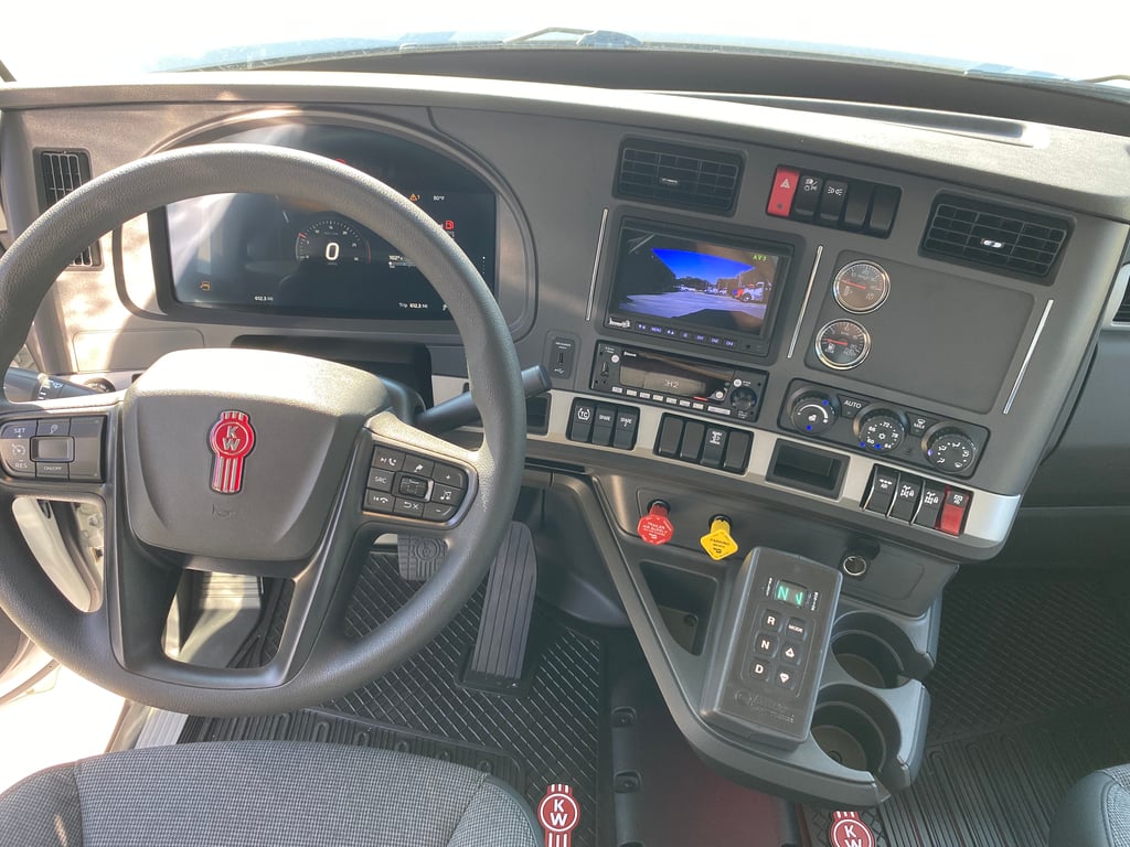 2027 Kenworth T880 in McDonough, GA — photo 3