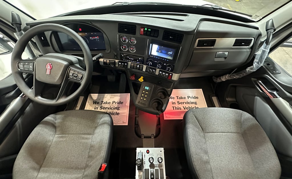 2027 Kenworth T880 in Greensboro, NC — photo 2