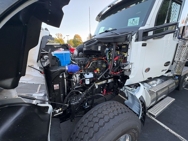 2027 Kenworth T880 in Greensboro, NC — photo 6