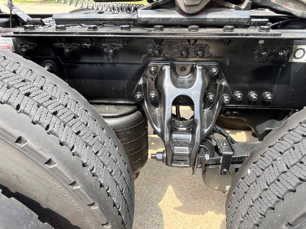 2022 Kenworth T680 in Cedar Rapids, IA — photo 4