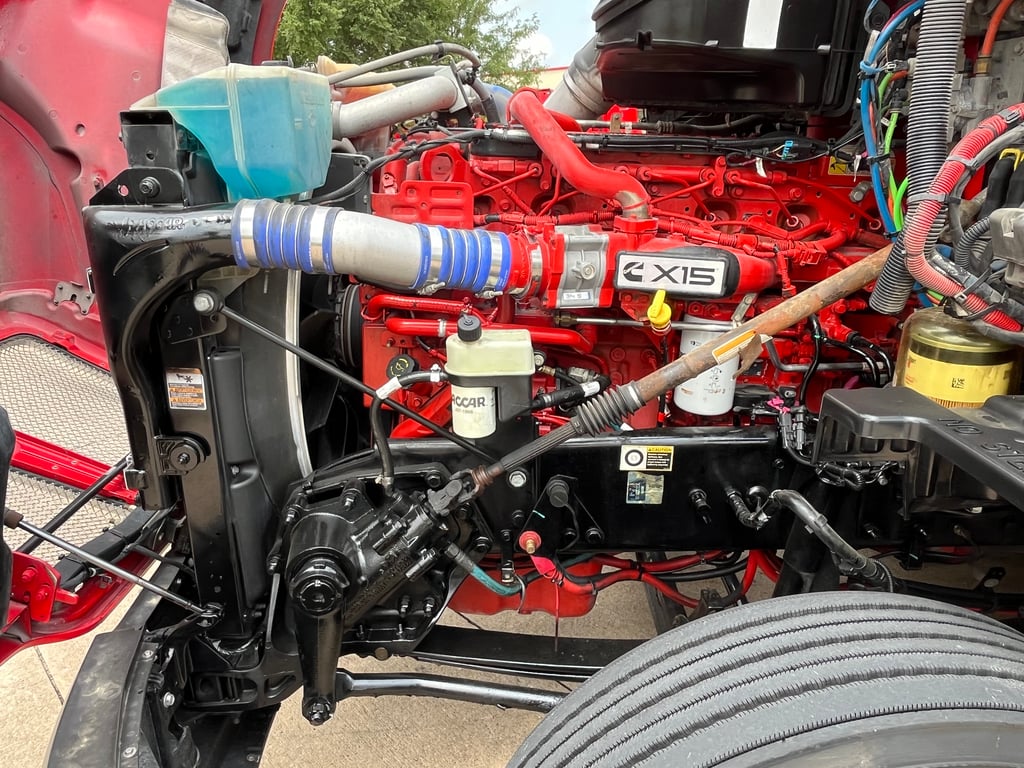 2022 Kenworth T680 in Cedar Rapids, IA — photo 6