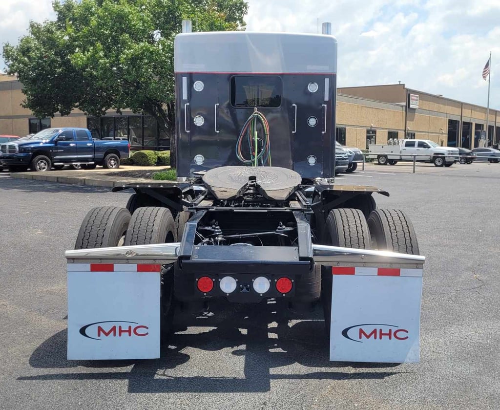 2023 Kenworth W900 in Memphis, TN — photo 5