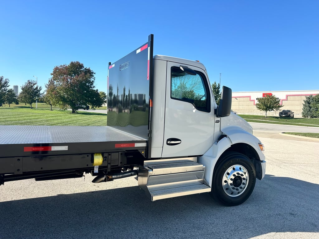 2027 Kenworth T380 in Olathe, KS — photo 5