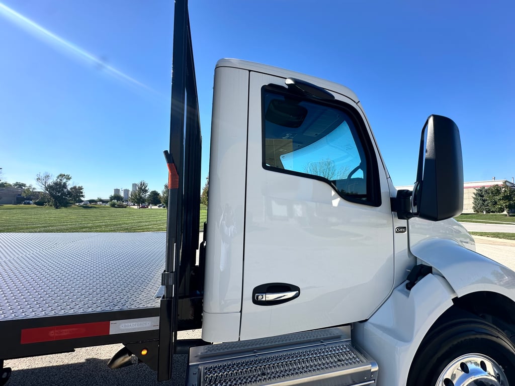 2027 Kenworth T380 in Olathe, KS — photo 4