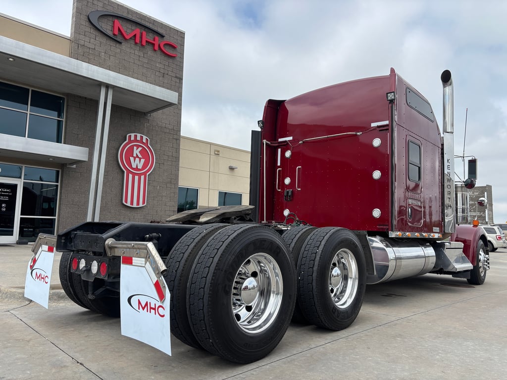 2023 Kenworth W900 in Omaha, NE — photo 8