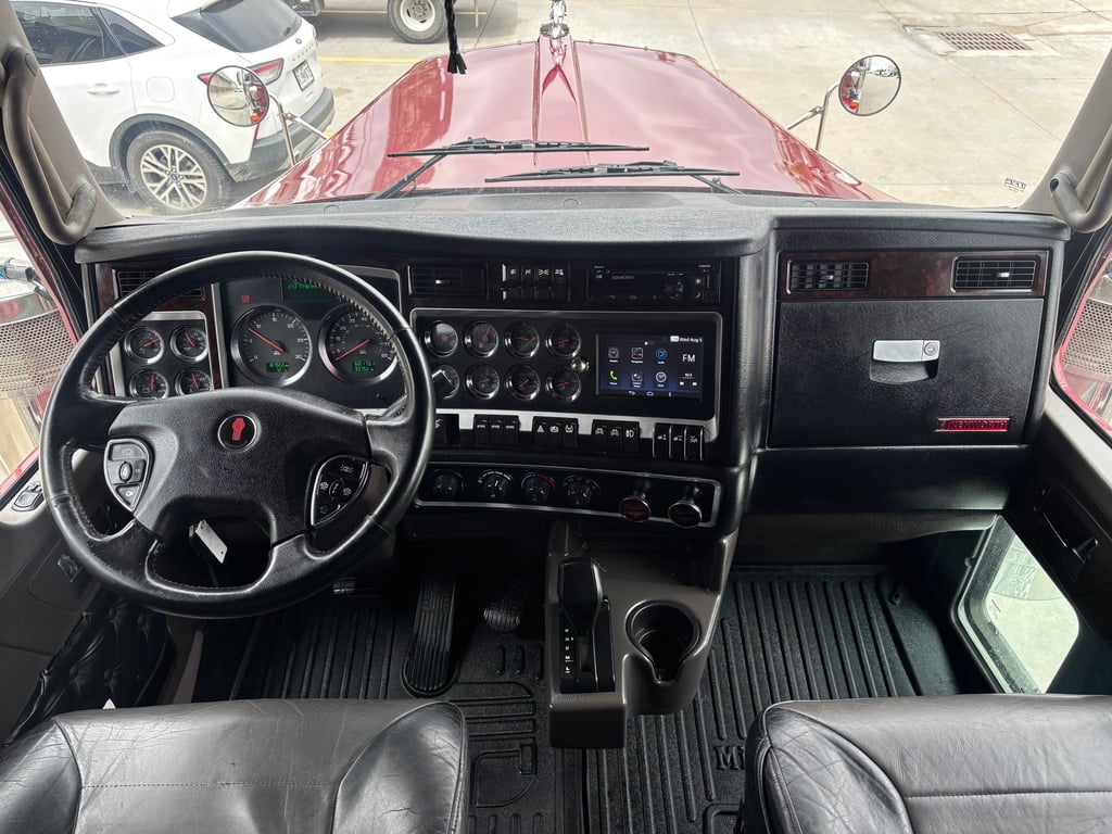 2023 Kenworth W900 in Omaha, NE — photo 3
