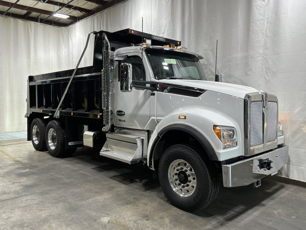2027 Kenworth T880