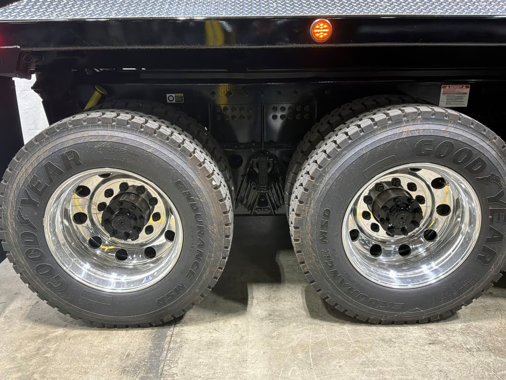 2027 Kenworth T880 in Joplin, MO — photo 3
