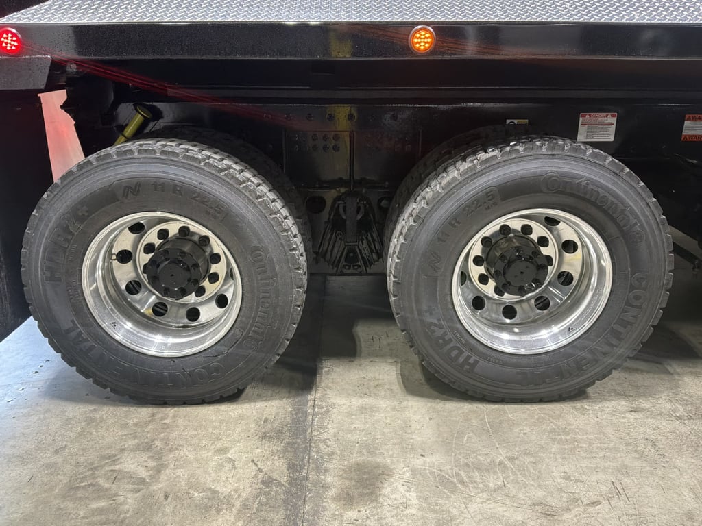 2027 Kenworth T880 in Fort Worth, TX — photo 4