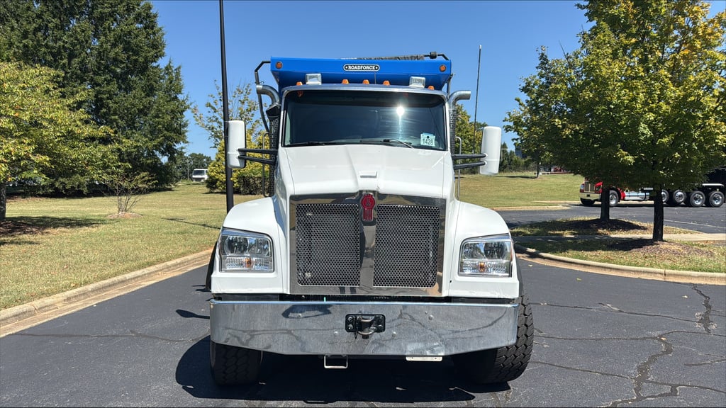 2024 Kenworth T880 in Greensboro, NC — photo 2