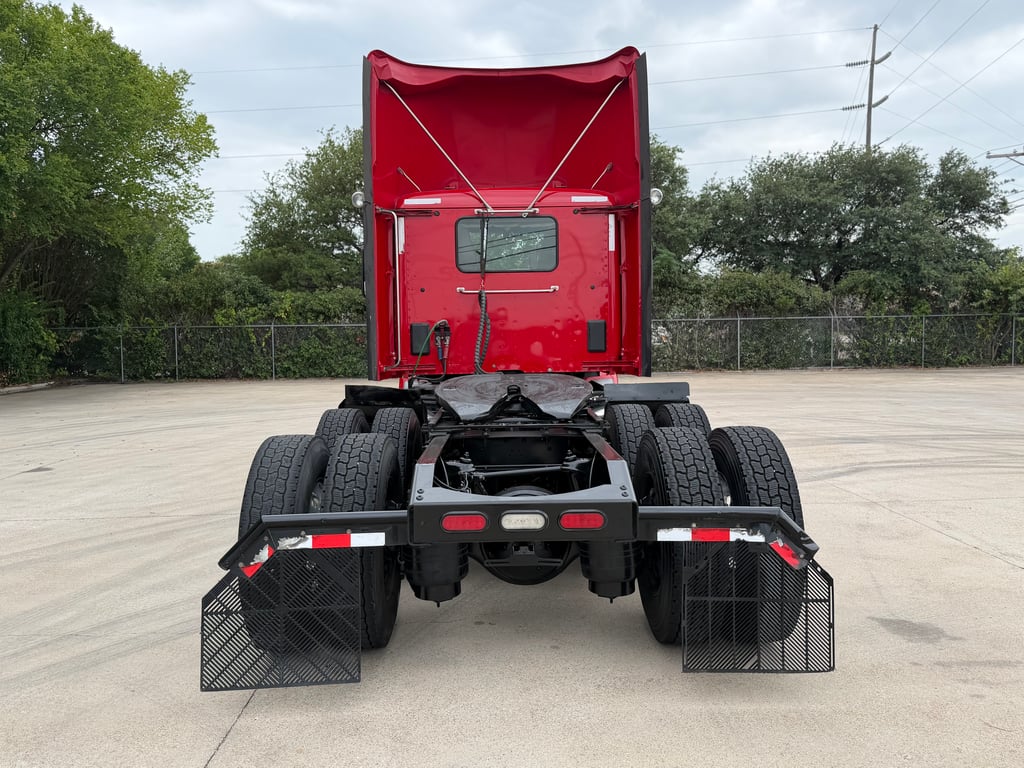 2021 Peterbilt 579 in Fort Worth, TX — photo 4