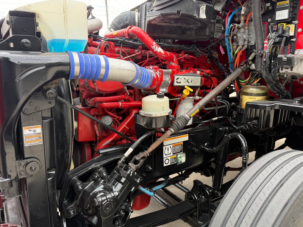 2021 Peterbilt 579 in Fort Worth, TX — photo 5