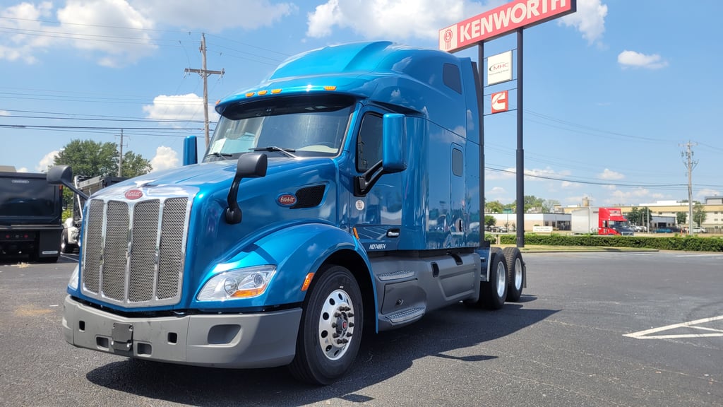 2022 Peterbilt 579 in Memphis, TN — photo 2