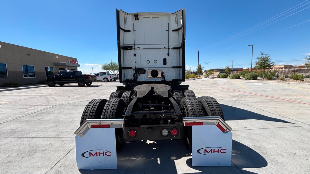 2022 International LT in El Paso, TX — photo 5