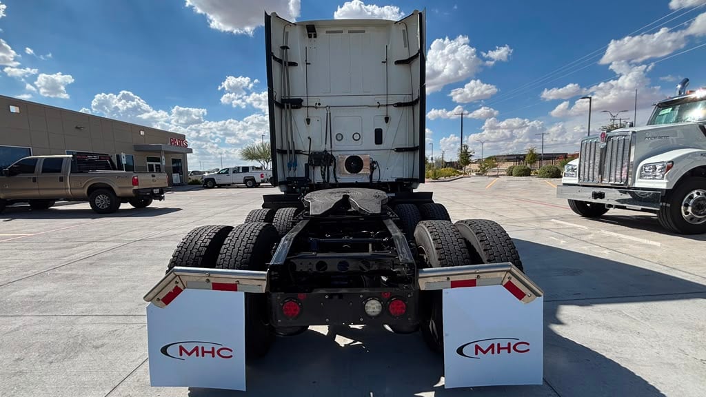 2022 International LT in El Paso, TX — photo 5