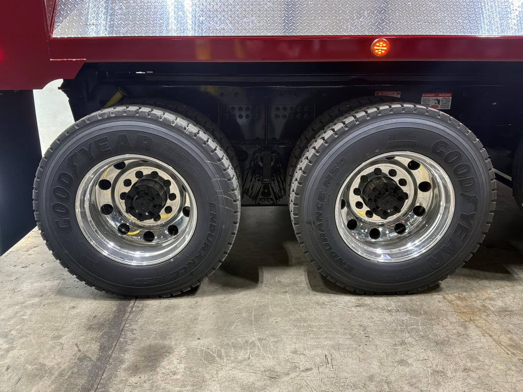 2027 Kenworth T880 in Kansas City, MO — photo 2