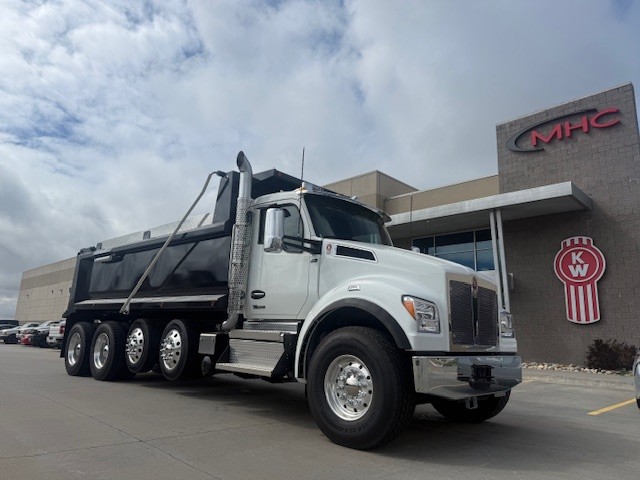 2027 Kenworth T880 in Omaha, NE