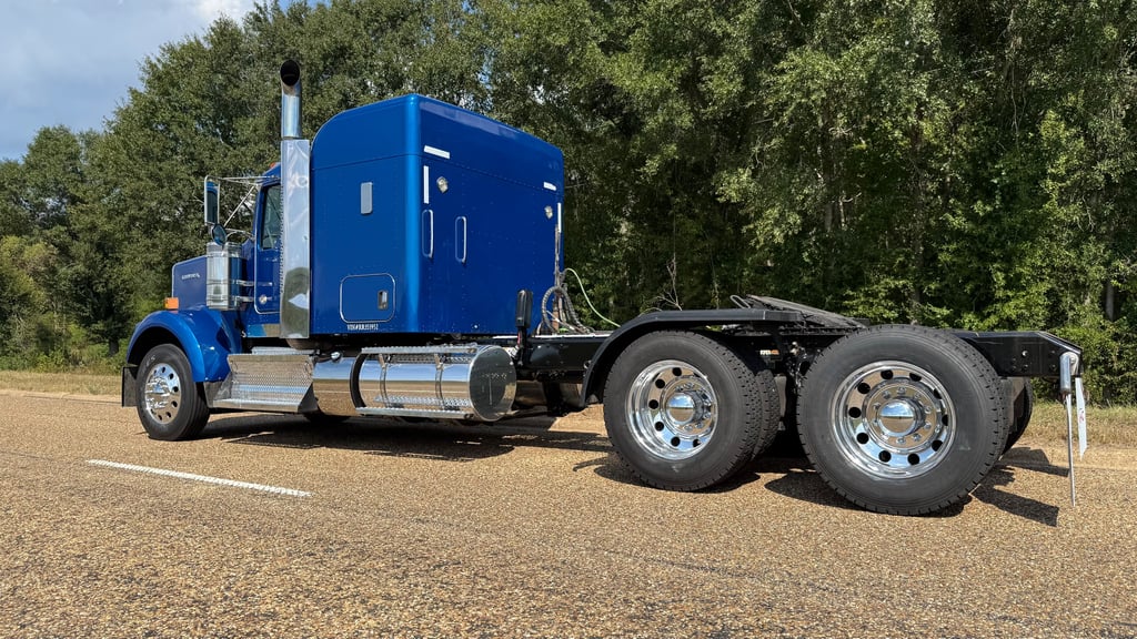2024 Kenworth W900 in Texarkana, TX — photo 5