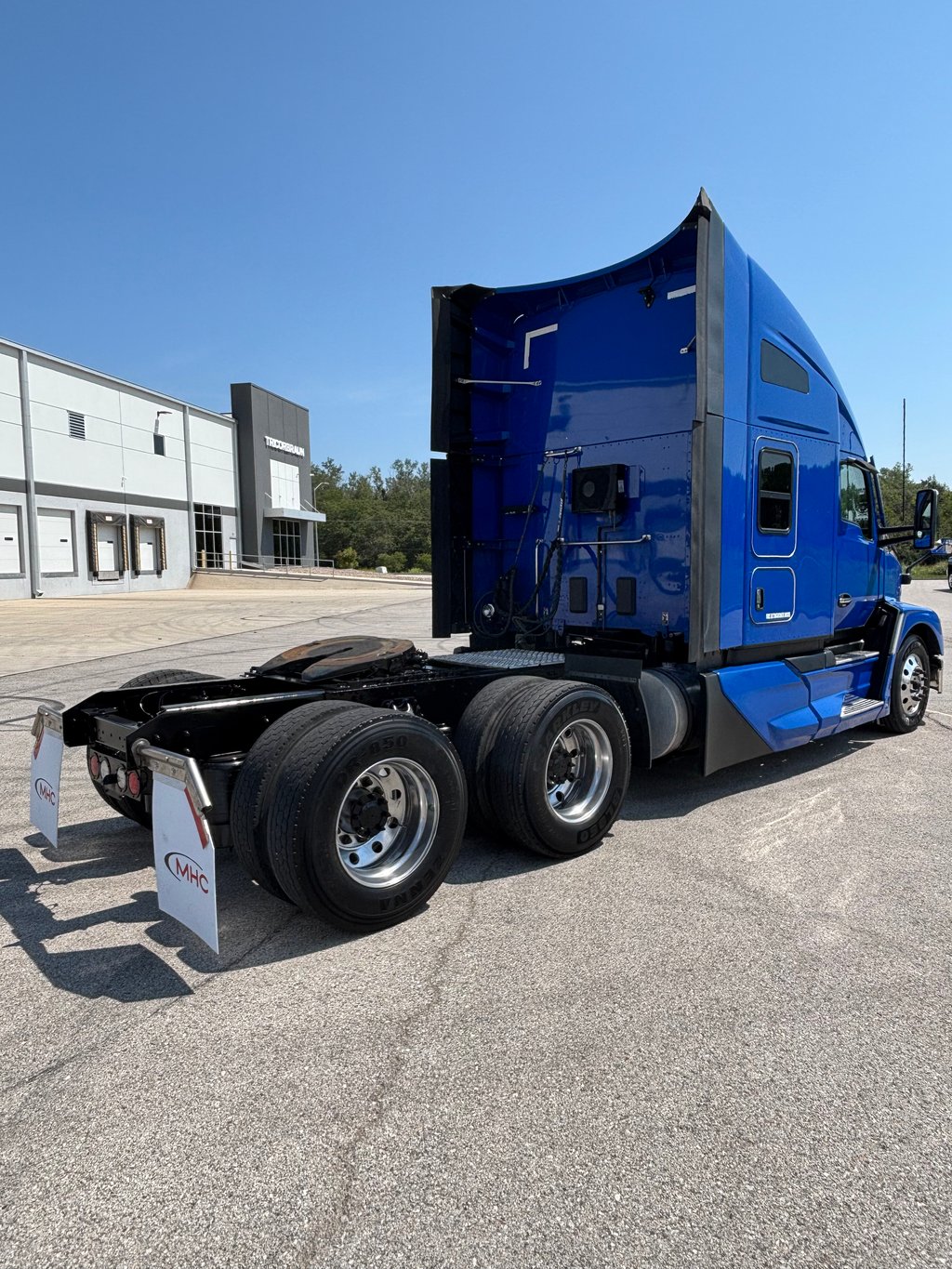 2023 Kenworth T680 in Kansas City, MO — photo 4