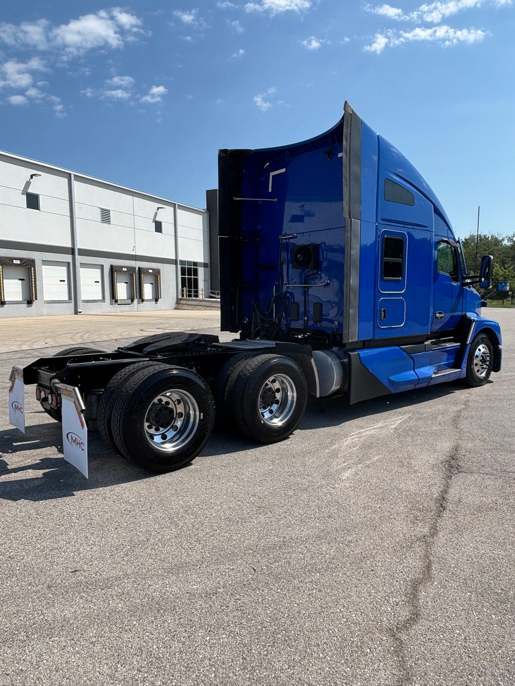 2023 Kenworth T680 in Kansas City, MO — photo 3