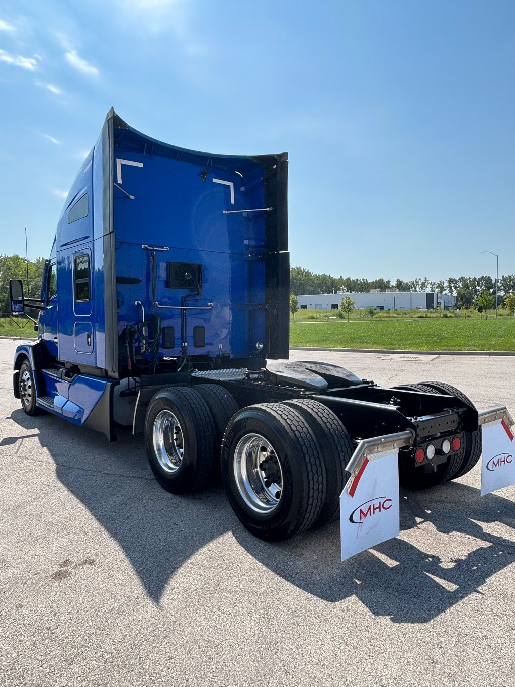 2023 Kenworth T680 in Kansas City, MO — photo 4