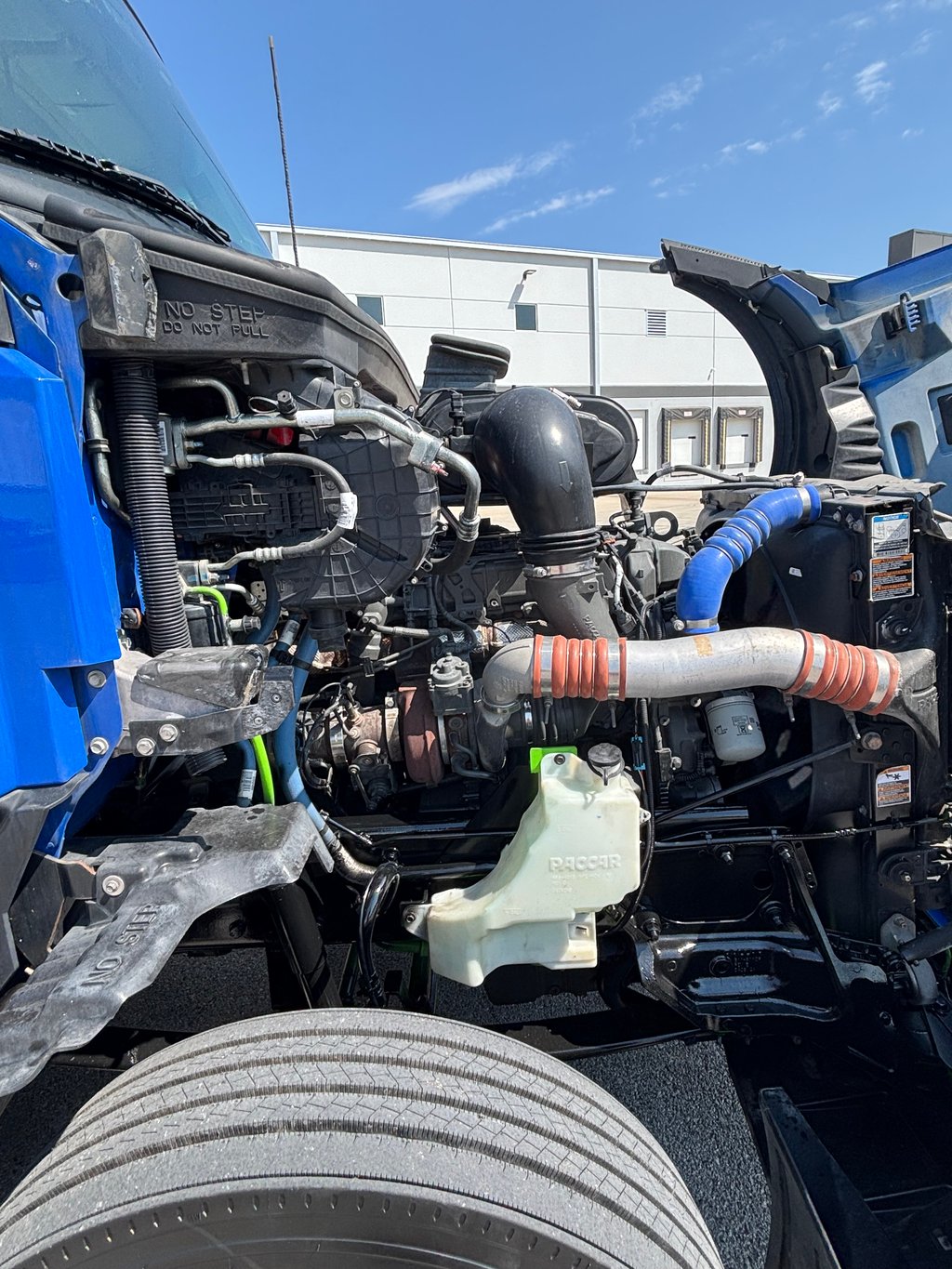 2023 Kenworth T680 in Kansas City, MO — photo 7