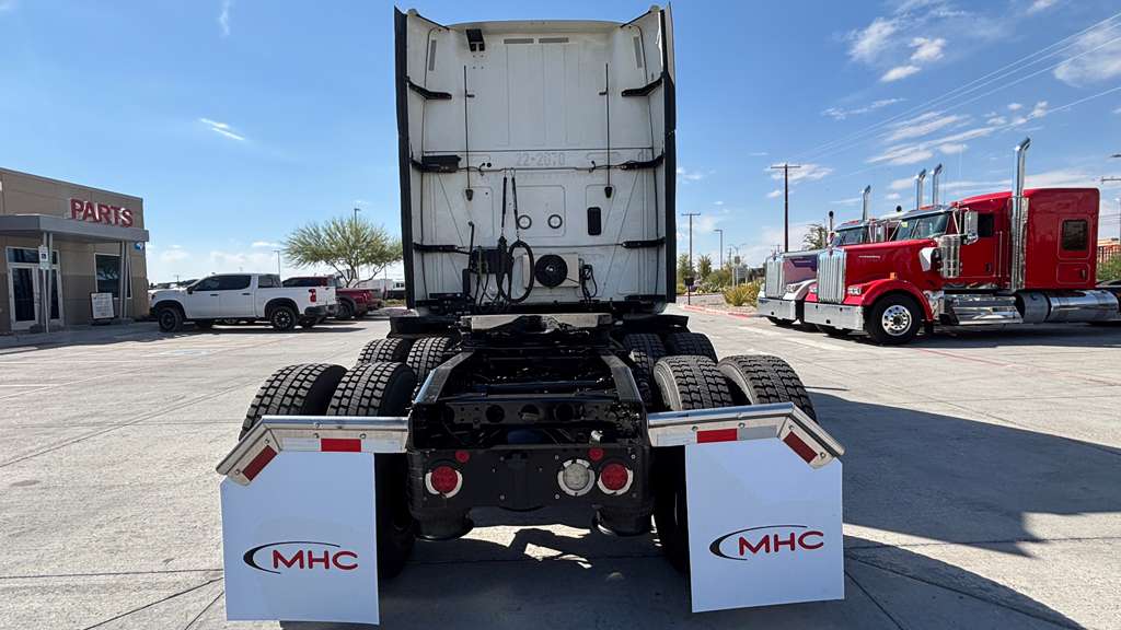 2022 International LT in El Paso, TX — photo 5