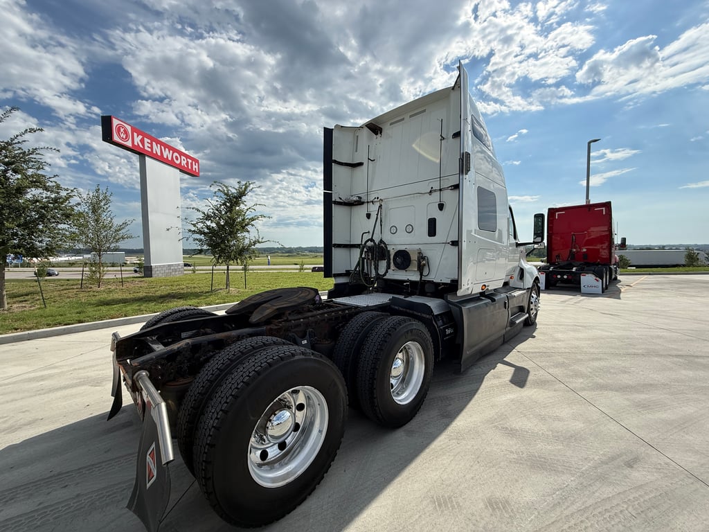 2022 International LT in Des Moines — photo 3