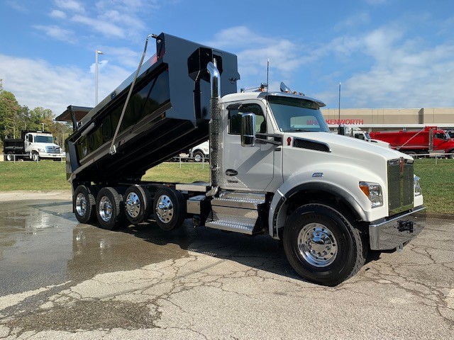2027 Kenworth T880 in Knoxville, TN