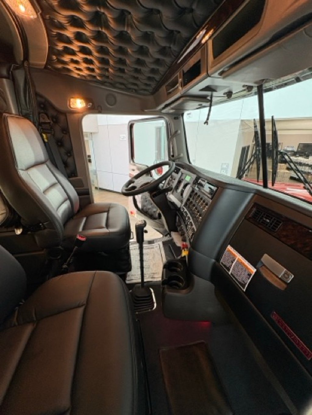 2027 Kenworth W900 in Denver, CO — photo 8