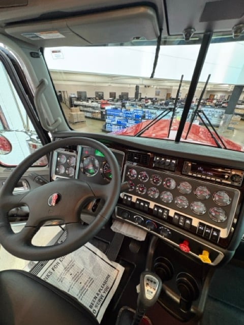 2027 Kenworth W900 in Denver, CO — photo 3