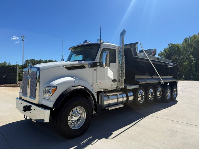 2027 Kenworth T880 in Charlotte — photo 3