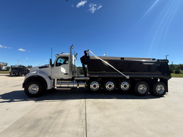 2027 Kenworth T880 in Charlotte — photo 4